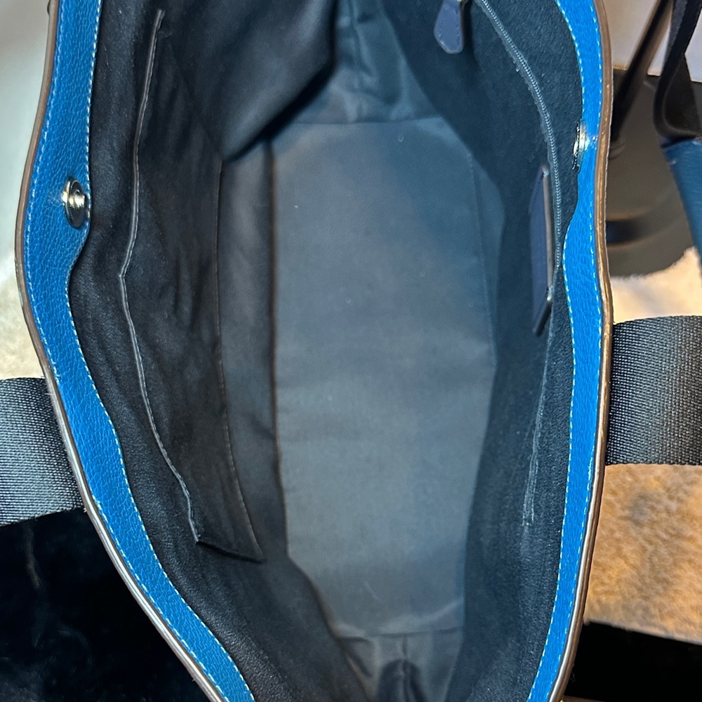 Coach Jes large Horse and Carriage Tote - Picture 7 of 16